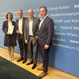 Überreichung des Transformationspfads: Dr. K. Westphal, BDEW, Staatssekretär St. Wenzel, BMWK, Dr. T. Kehler, Zukunft Gas und Prof. Dr. G. Linke, DVGW (v.l.n.r.). Foto: Zukunft Gas